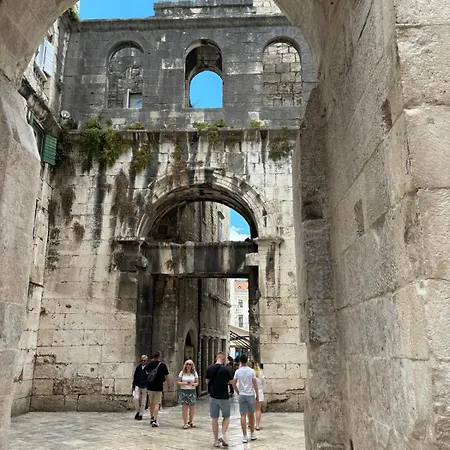Ante - Diocletian's Palace